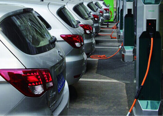 एनर्जी कार 2500 निट्स के लिए आउटडोर आईओएस चार्ज पाइल डिजिटल साइनेज 70 इंच DDW-AD7001S